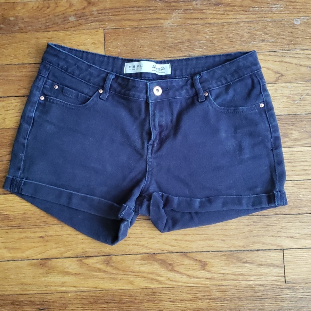 Mid-rise denim shorts
